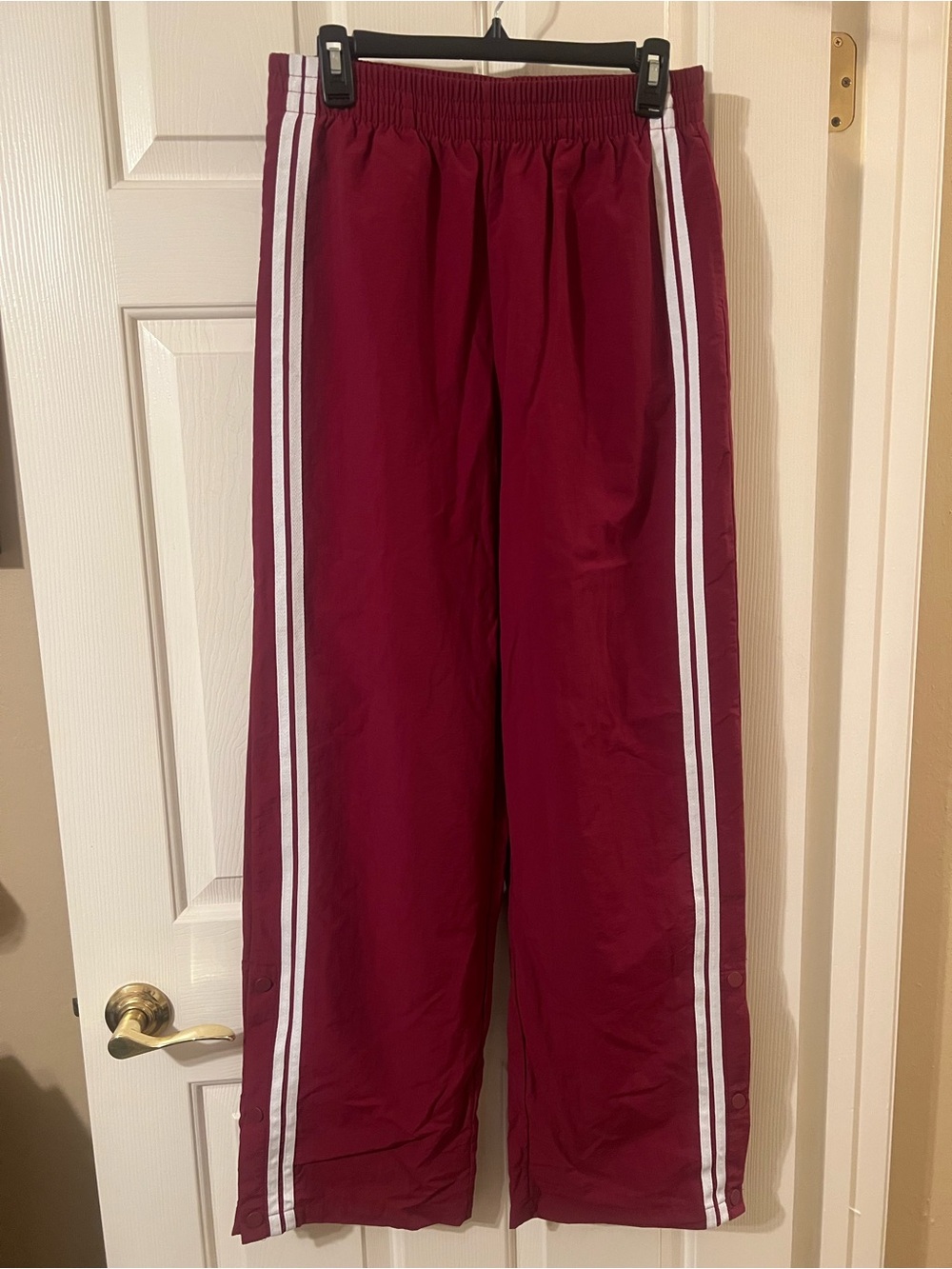 Like New 🛍️3 for 25 🛍️ No Boundaries Sparkling Merlot Track Pants Size Small